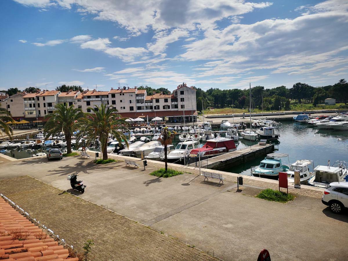 Lovely Apartment Near The Beach With A Sea View Πόρετς Εξωτερικό φωτογραφία